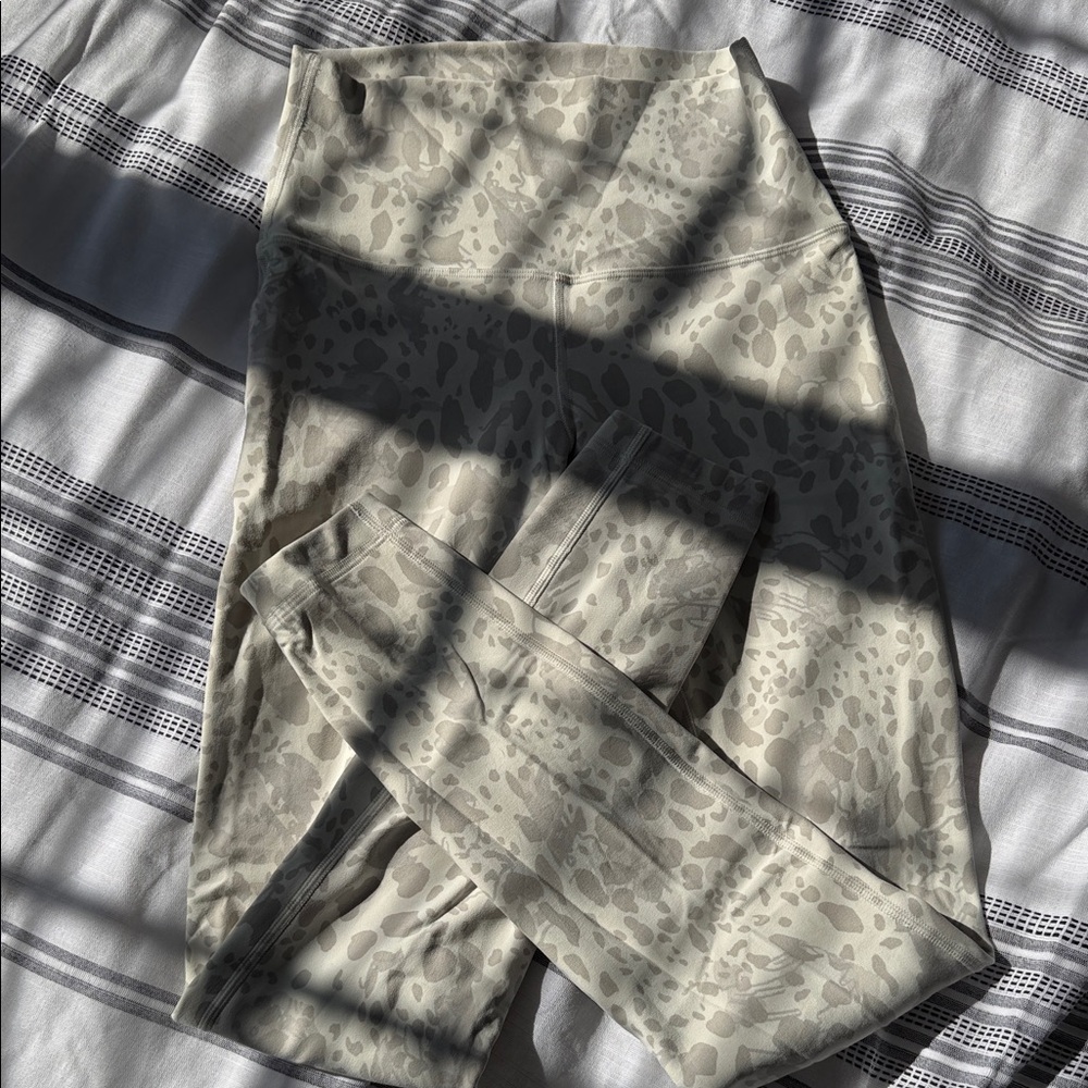 lululemon athletica Cream Patterned Leggings